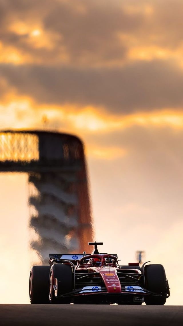 Immagine del pilota Ferrari in azione durante un Gran Premio