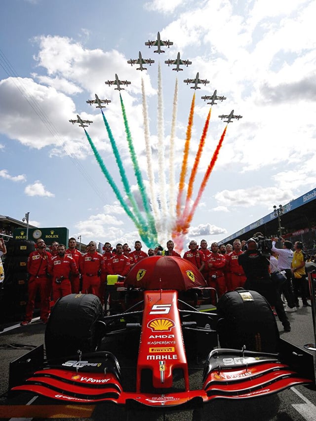 Immagine del pilota Ferrari in azione durante un Gran Premio